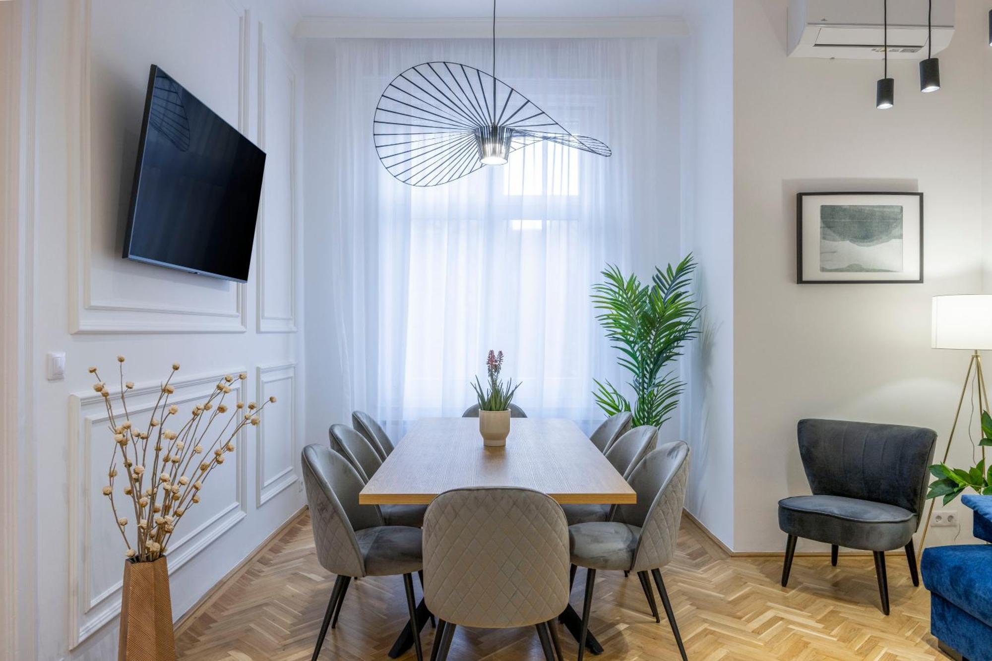 Luxurious Central 4Bedrm 3Bathrm Residence W/ Balcony Budapeste Exterior foto