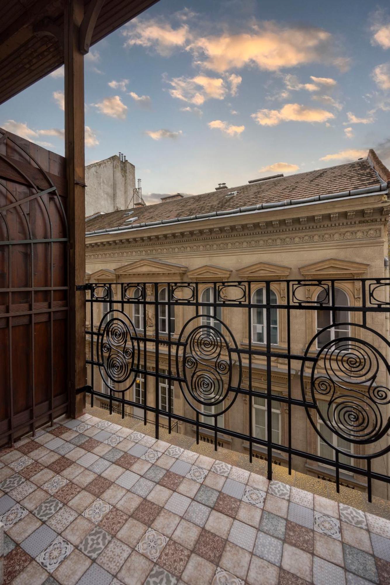 Luxurious Central 4Bedrm 3Bathrm Residence W/ Balcony Budapeste Exterior foto