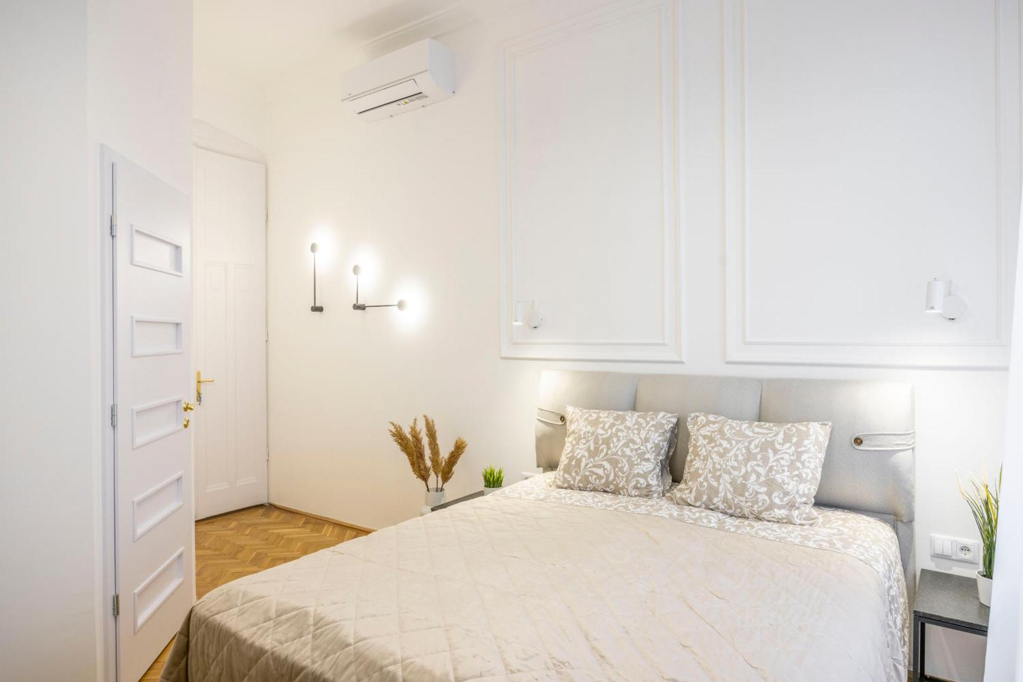 Luxurious Central 4Bedrm 3Bathrm Residence W/ Balcony Budapeste Exterior foto