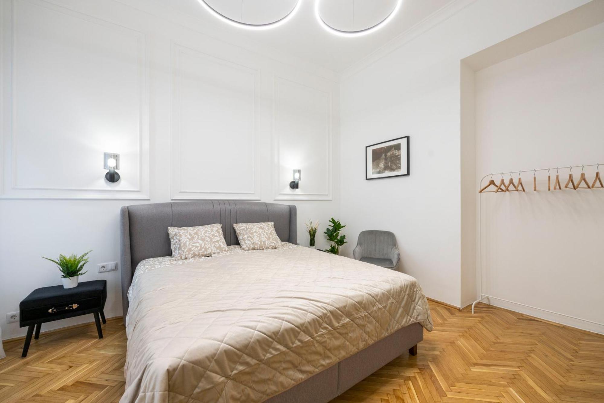Luxurious Central 4Bedrm 3Bathrm Residence W/ Balcony Budapeste Exterior foto